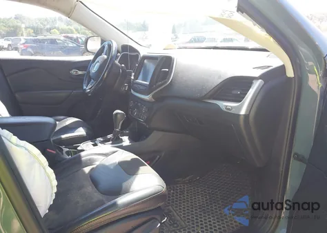 2015 Jeep Cherokee Trailhawk from USA, damaged, VIN 1C4PJMBS2FW717586